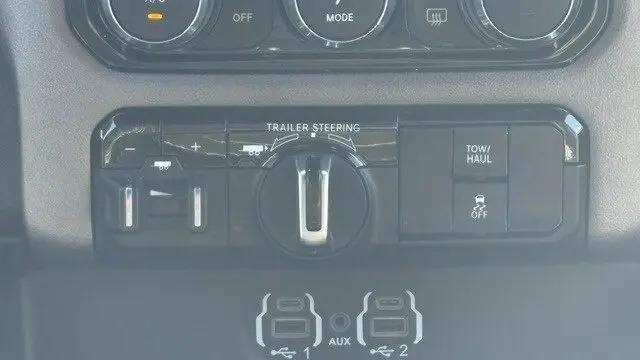 2021 Ram 1500 Big Horn Crew Cab 4x4 6'4" Box