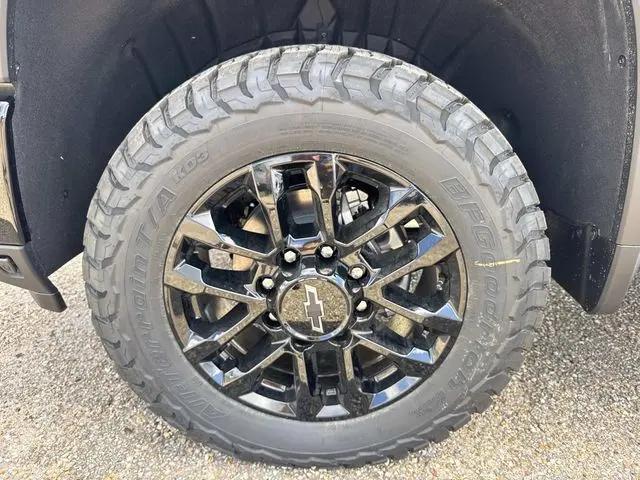 2026 Chevrolet Silverado 2500HD Crew Cab, Standard Bed, LT, 4WD