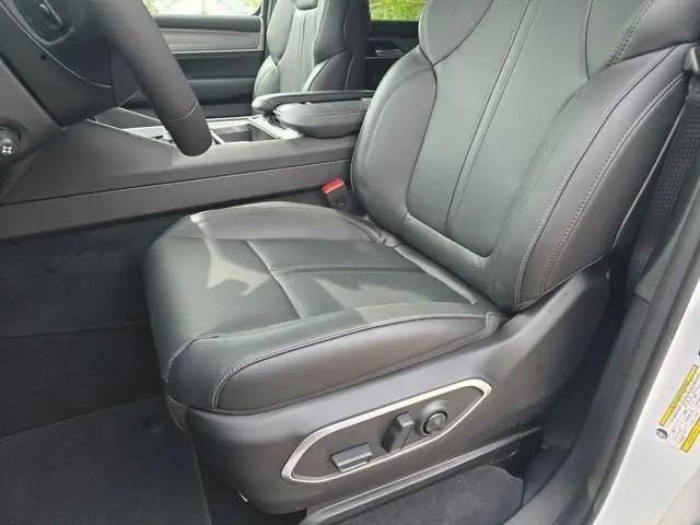 2026 Jeep Grand Wagoneer 4x4