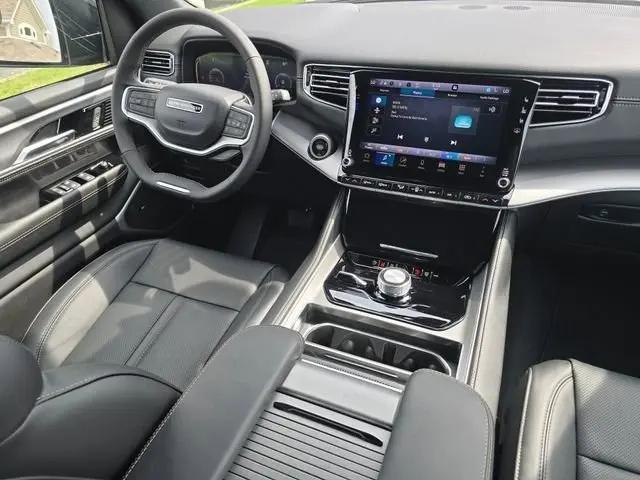 2026 Jeep Grand Wagoneer 4x4