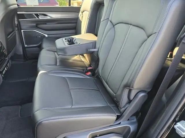 2026 Jeep Grand Wagoneer 4x4