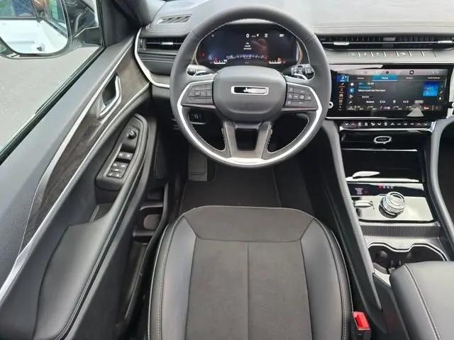 2026 Jeep Grand Cherokee L Altitude 4x4