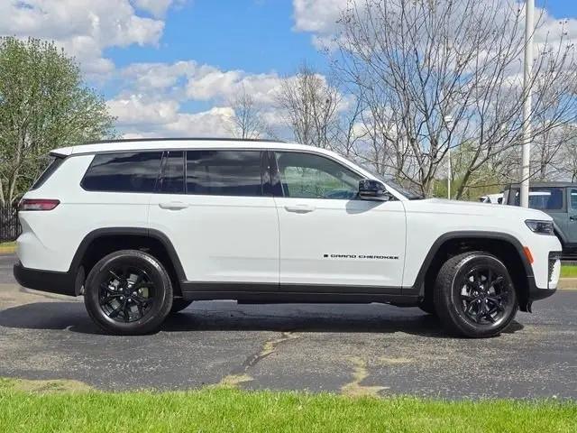 2026 Jeep Grand Cherokee L Altitude 4x4
