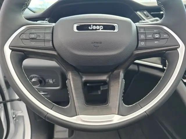 2026 Jeep Grand Cherokee L Altitude 4x4