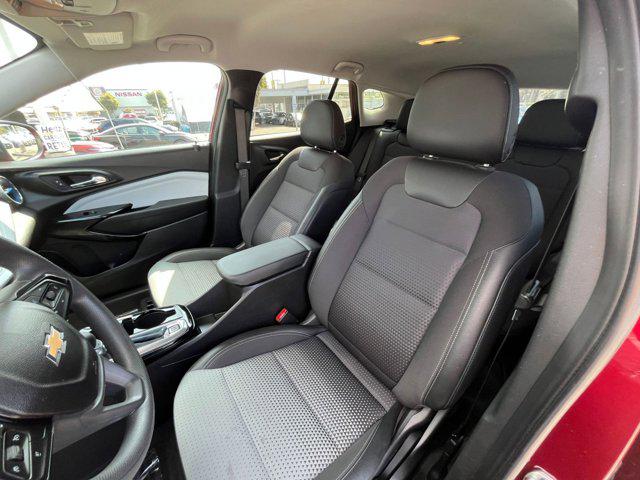 2025 Chevrolet Trax FWD LT