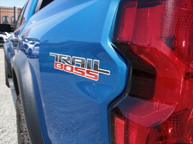 2023 Chevrolet Colorado 4WD Crew Cab Short Box Trail Boss