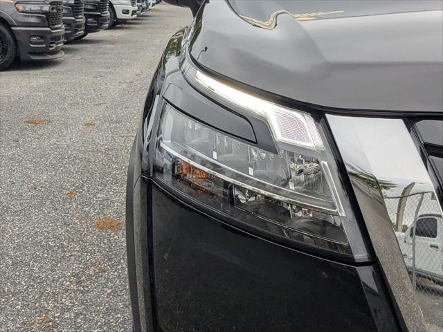 2024 Nissan Pathfinder Platinum FWD