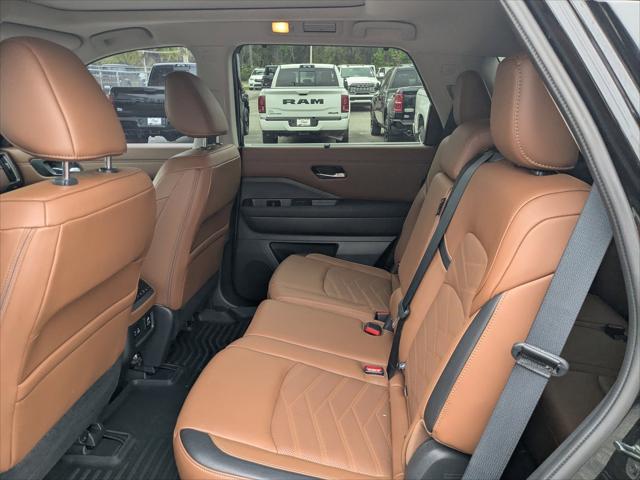 2024 Nissan Pathfinder Platinum FWD