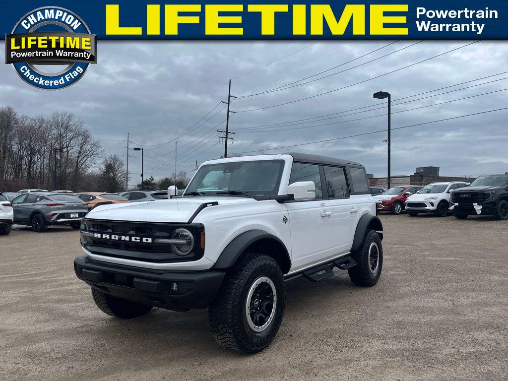 Oxford White 2023 Ford Bronco Outer Banks Advanced 4-Door 4WD SUV / Crossover Four-Wheel Drive Automatic