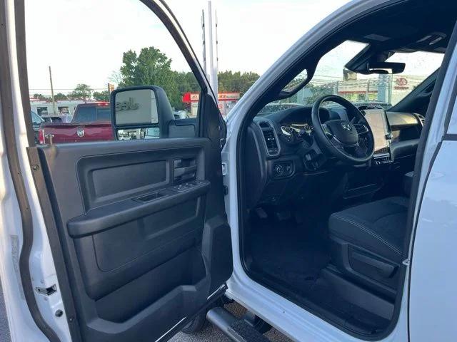 2026 Ram 3500 Tradesman Crew Cab 4x4 8 Box