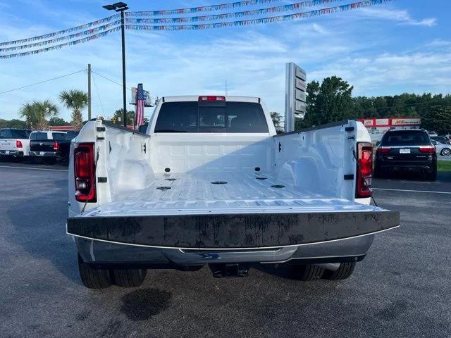 2026 Ram 3500 Tradesman Crew Cab 4x4 8 Box