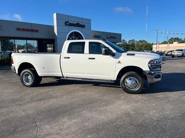 2026 RAM Ram 3500 RAM 3500 TRADESMAN CREW CAB 4X4 8 BOX