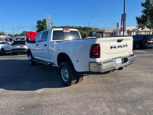 2026 RAM Ram 3500 RAM 3500 TRADESMAN CREW CAB 4X4 8 BOX