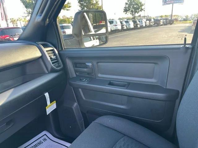 2026 Ram 3500 Tradesman Crew Cab 4x4 8 Box