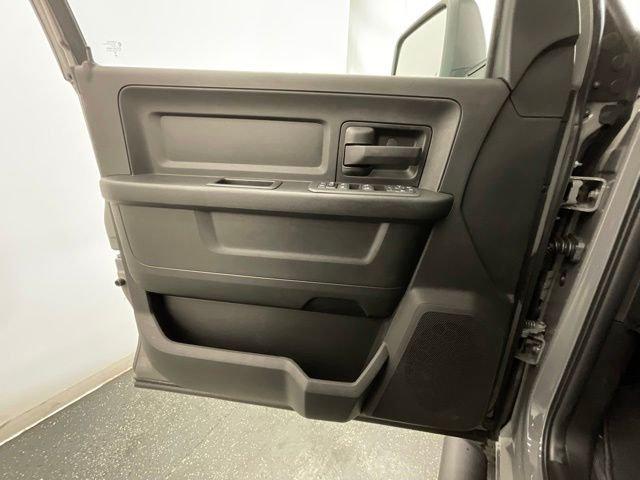 2026 Ram 2500 Black Express Crew Cab 4x4 6'4" Box