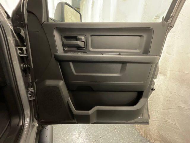 2026 Ram 2500 Black Express Crew Cab 4x4 6'4" Box