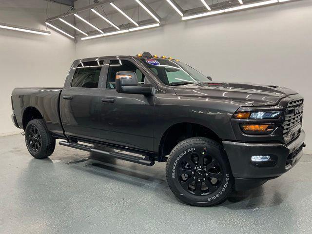 2026 RAM Ram 2500 RAM 2500 BLACK EXPRESS CREW CAB 4X4 64 BOX