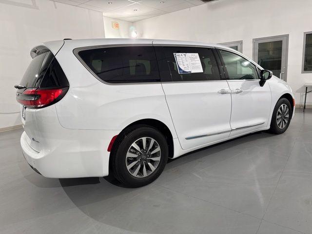 2023 Chrysler Pacifica Hybrid Limited