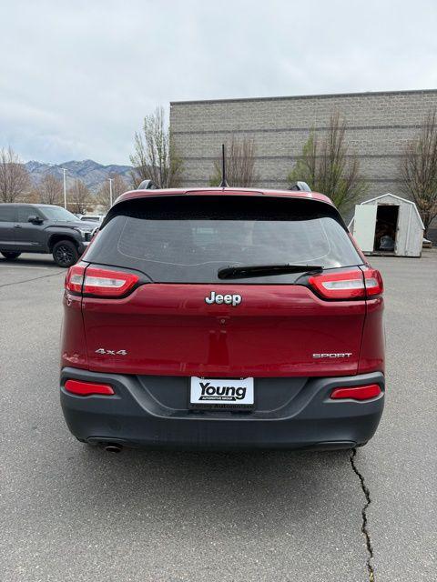 2016 Jeep Cherokee Sport