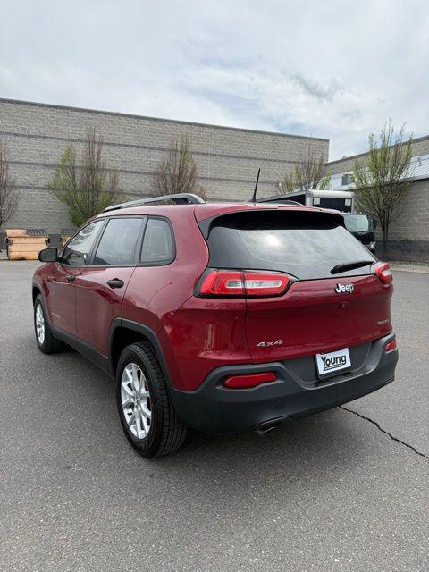 2016 Jeep Cherokee Sport