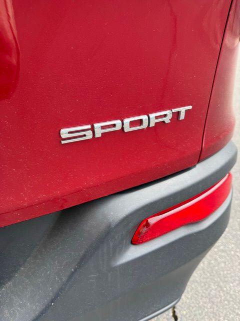 2016 Jeep Cherokee Sport
