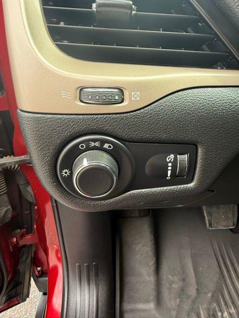 2016 Jeep Cherokee Sport