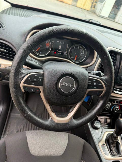 2016 Jeep Cherokee Sport