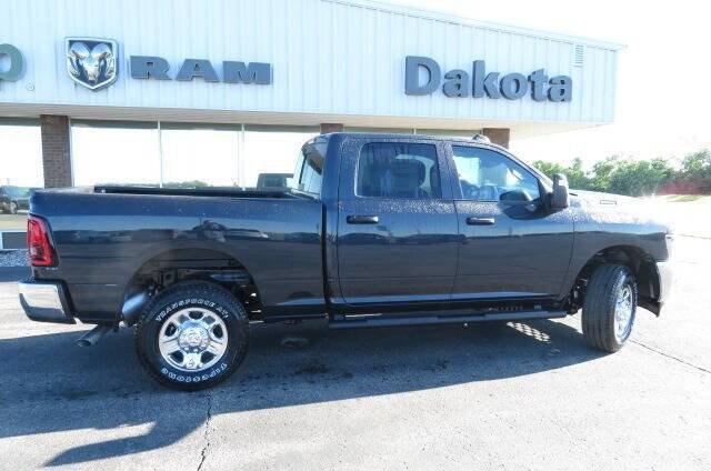 2026 RAM 2500 RAM 2500 TRADESMAN CREW CAB 4X4 64 BOX
