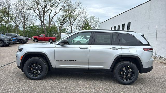 2026 Jeep Grand Cherokee GRAND CHEROKEE LAREDO ALTITUDE 4X4