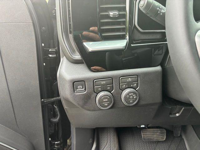 2026 Chevrolet Silverado 1500 4WD Crew Cab Standard Bed RST