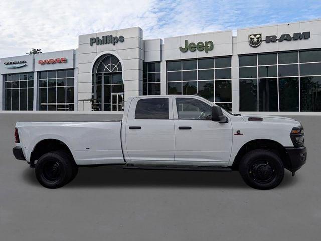 2026 RAM Ram 3500 RAM 3500 TRADESMAN CREW CAB 4X4 8 BOX