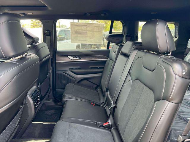 2026 Jeep Grand Cherokee L Altitude 4x4