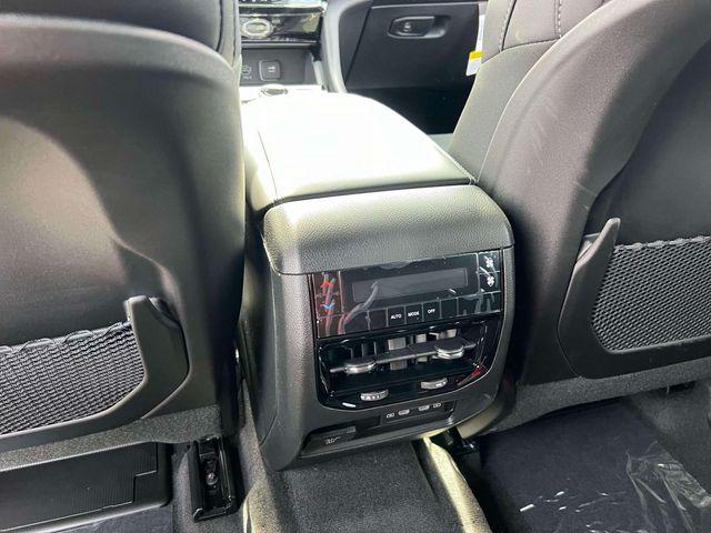 2026 Jeep Grand Cherokee L Altitude 4x4