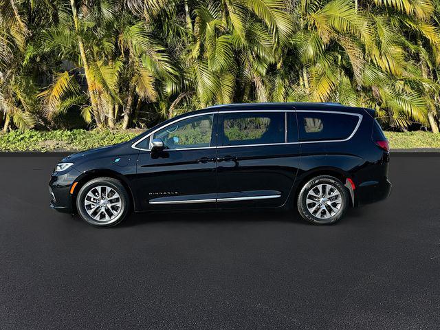 2025 Chrysler Pacifica Hybrid Pinnacle