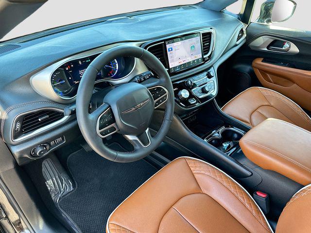 2025 Chrysler Pacifica Hybrid Pinnacle