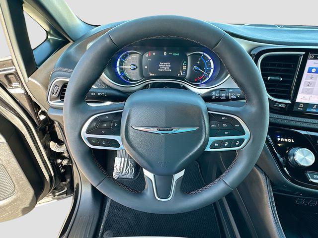 2025 Chrysler Pacifica Hybrid Pinnacle