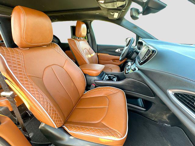 2025 Chrysler Pacifica Hybrid Pinnacle