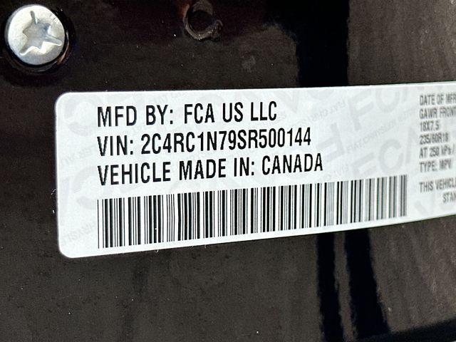 2025 Chrysler Pacifica Hybrid Pinnacle