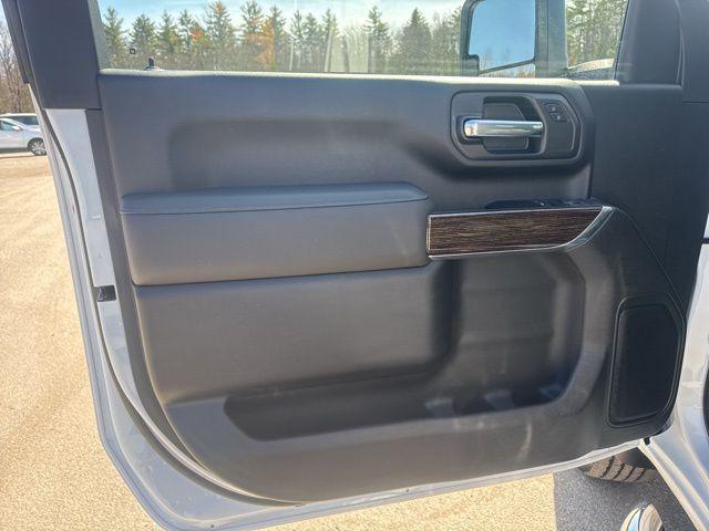 2026 GMC Sierra 2500HD Regular Cab, Long Bed, SLE, 4WD