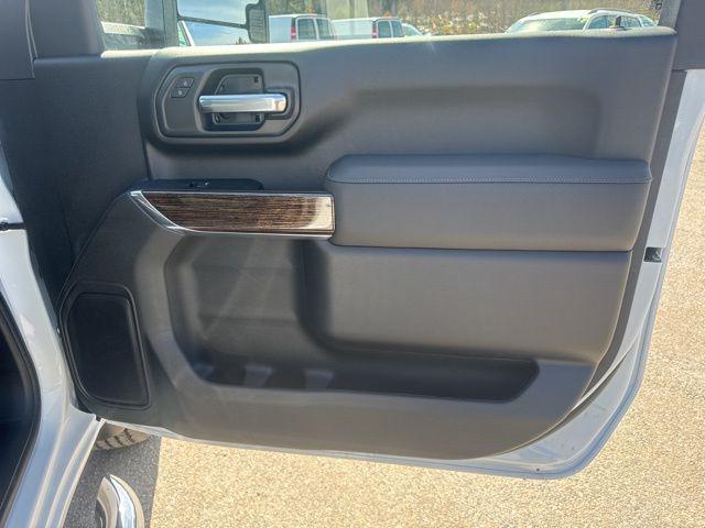 2026 GMC Sierra 2500HD Regular Cab, Long Bed, SLE, 4WD