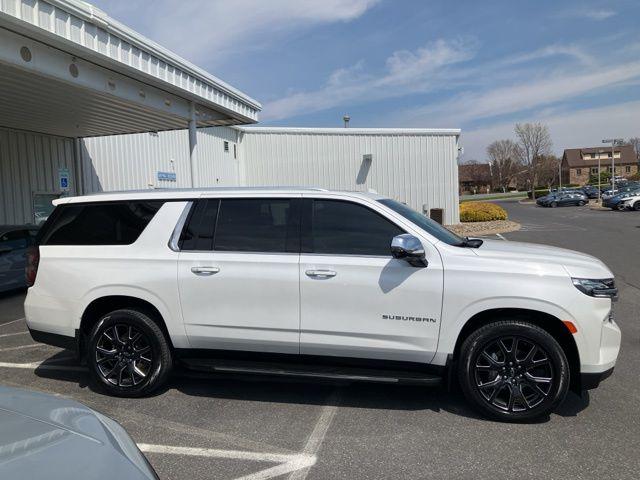 2023 Chevrolet Suburban 4WD Premier