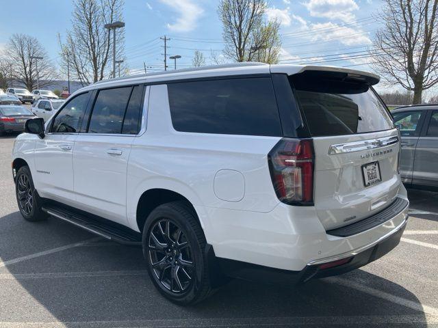 2023 Chevrolet Suburban 4WD Premier