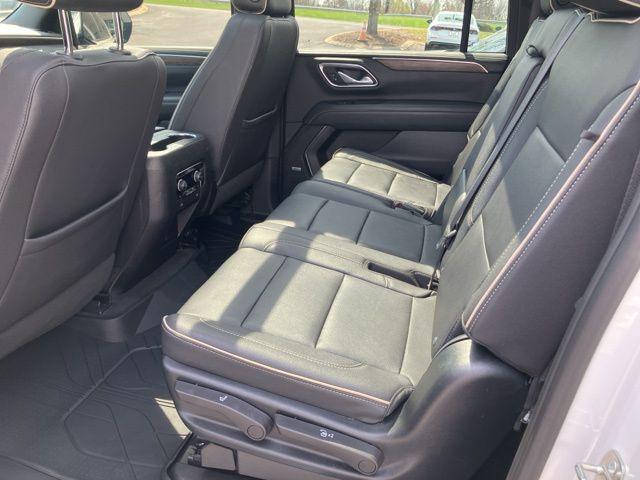 2023 Chevrolet Suburban 4WD Premier