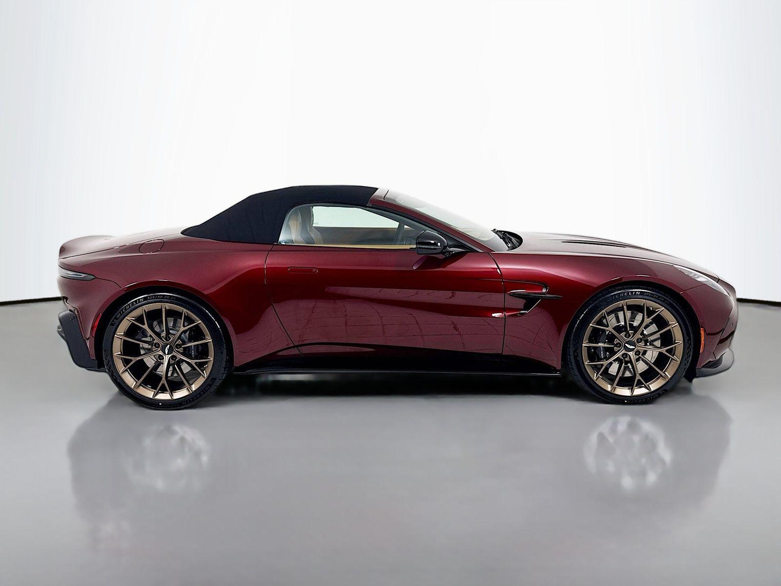 2026 Aston Martin Vantage - Photo 8