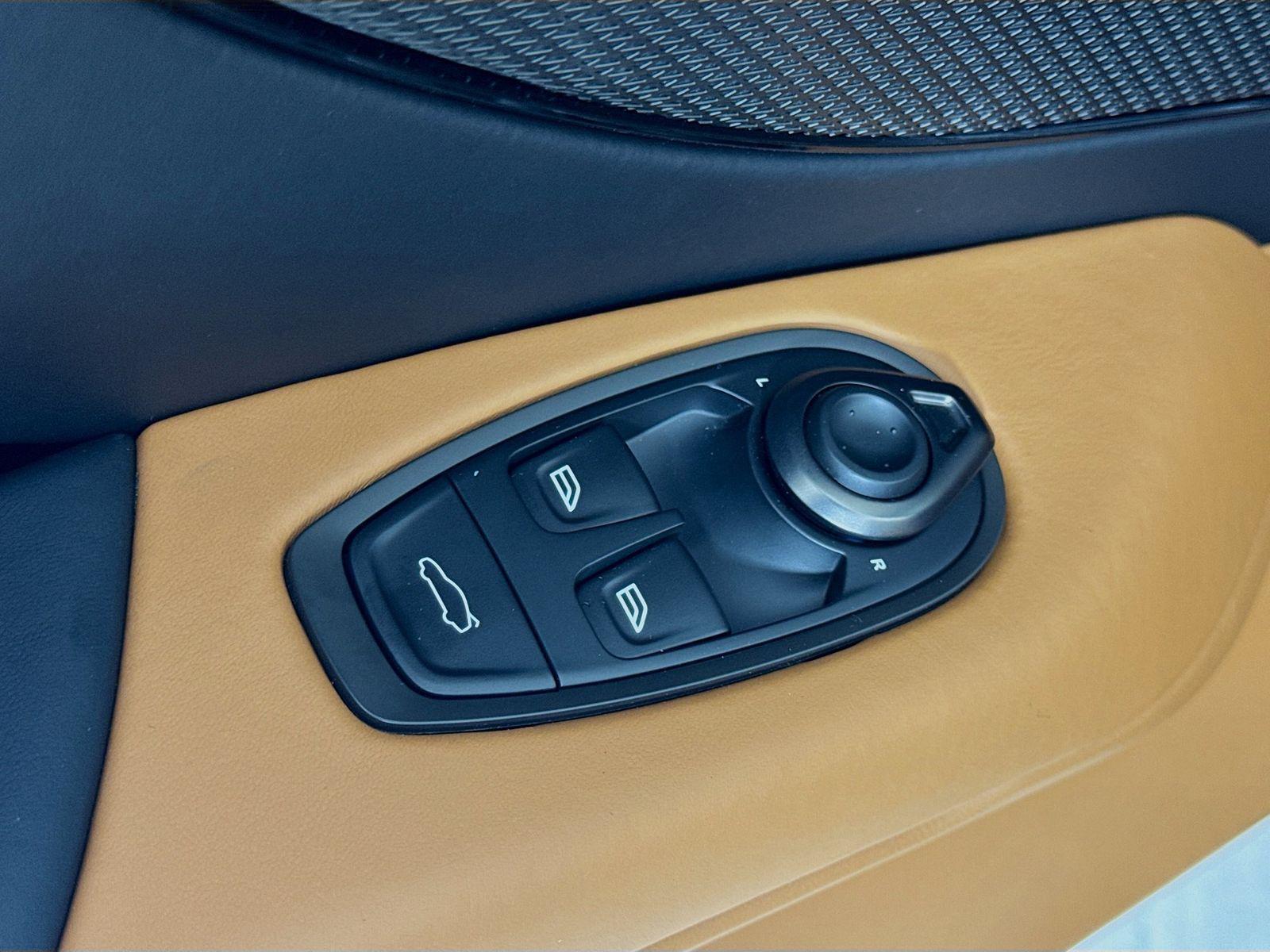2026 Aston Martin Vantage - Photo 16