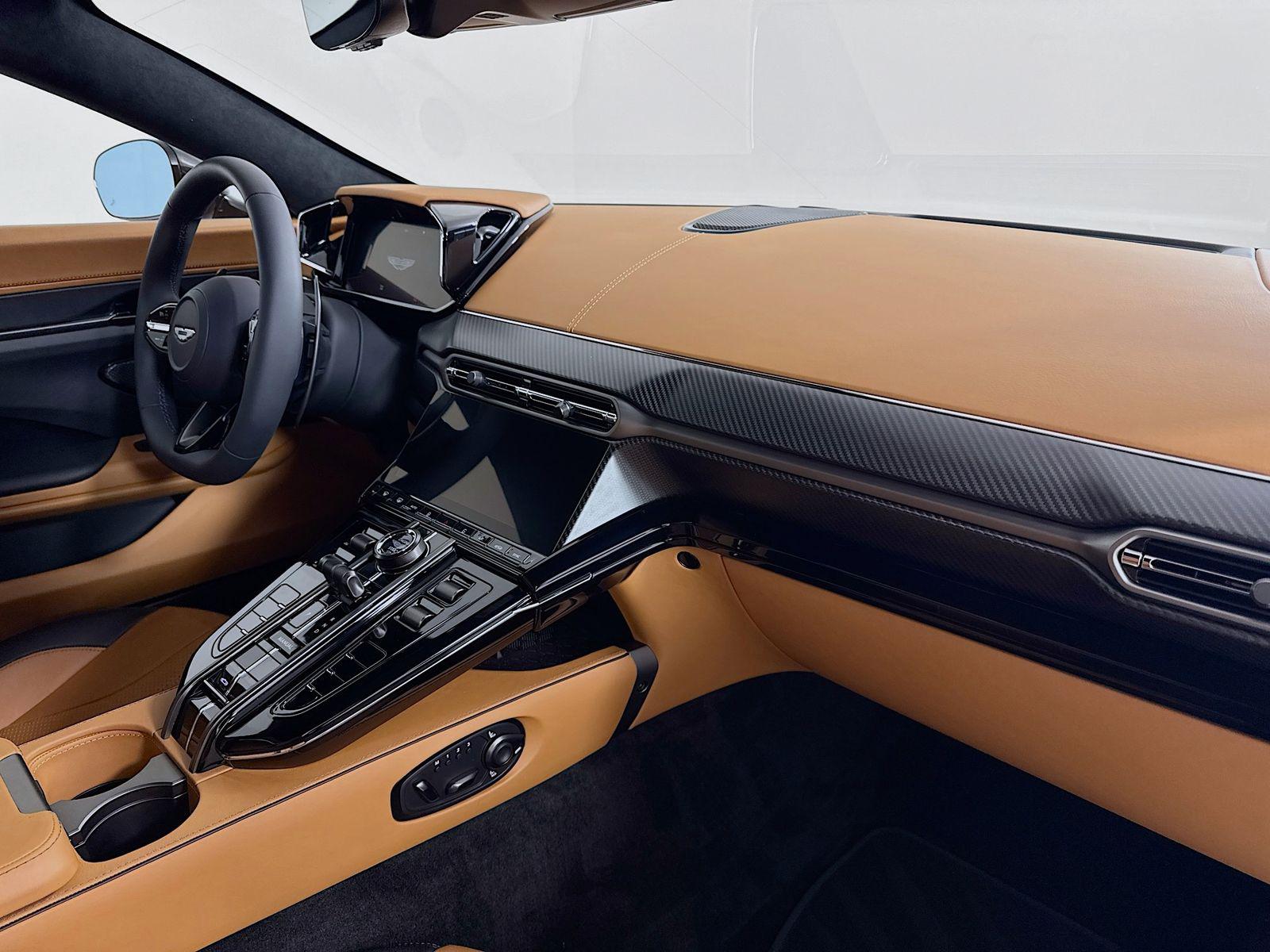 2026 Aston Martin Vantage - Photo 23