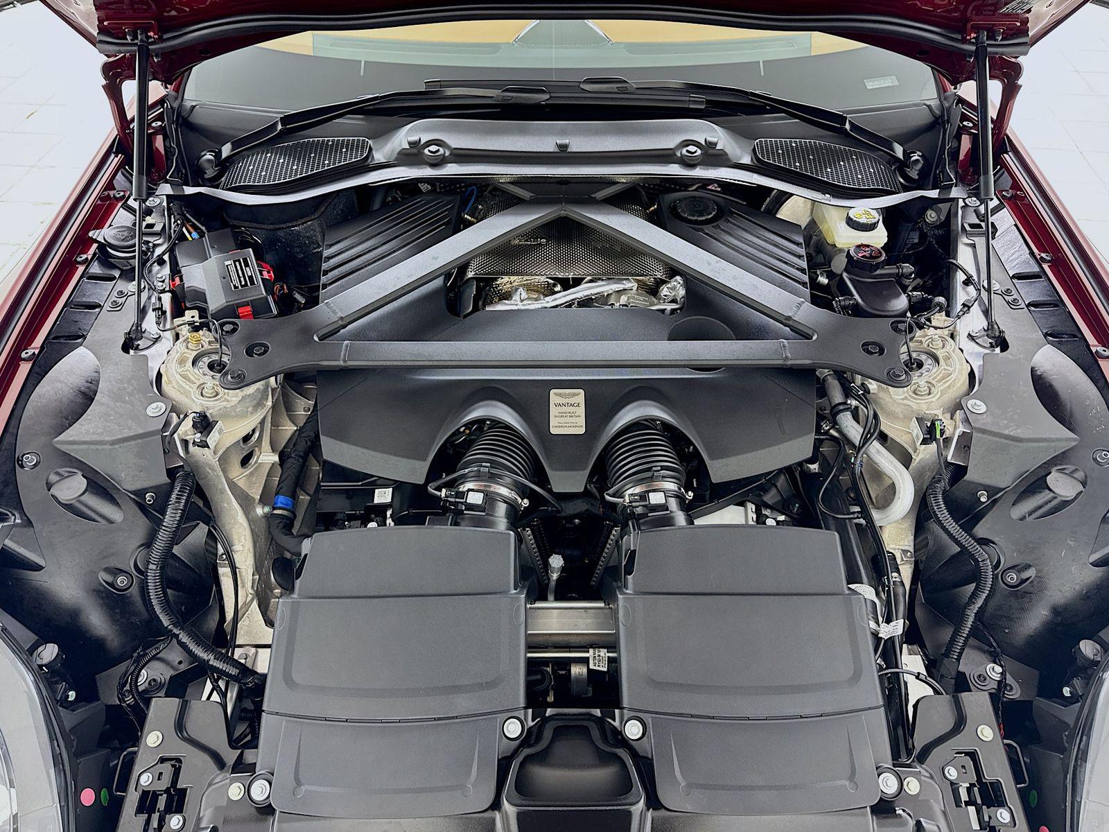 2026 Aston Martin Vantage - Photo 24