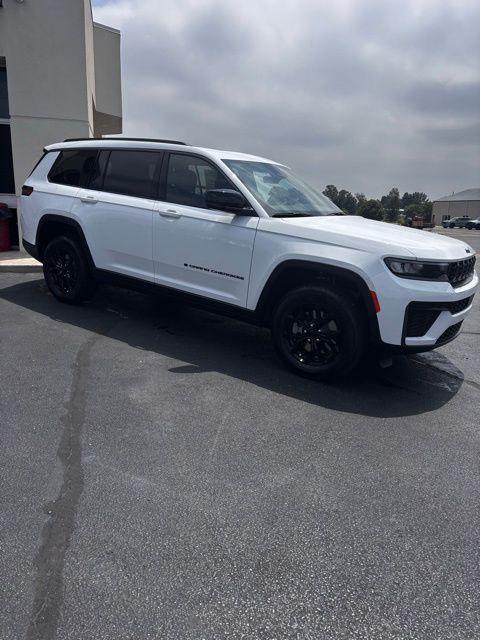 2026 Jeep Grand Cherokee GRAND CHEROKEE L LAREDO ALTITUDE 4X4