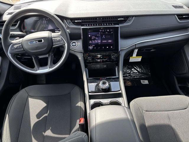 2026 Jeep Grand Cherokee Laredo 4x4