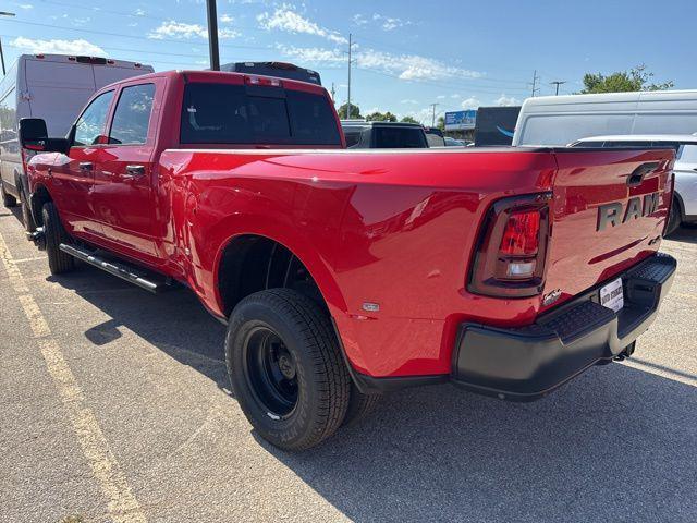 2026 RAM Ram 3500 RAM 3500 TRADESMAN CREW CAB 4X4 8 BOX
